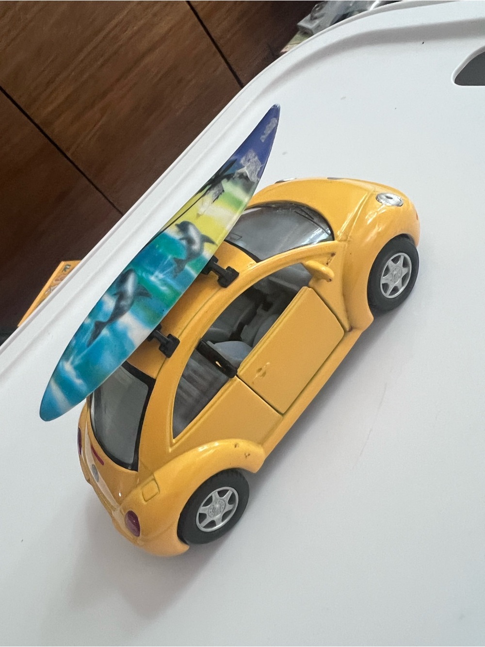 Vintage Y2K Kinsmart Volkswagen New Beetle with Surfboard 1/32 Scale